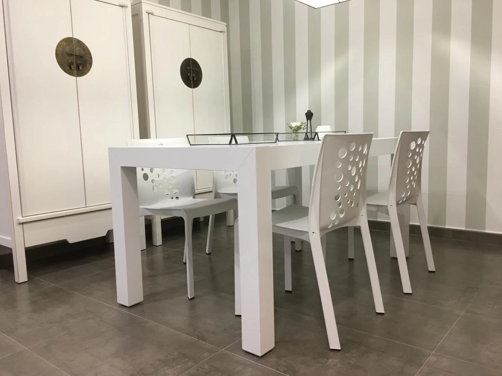 Lot De 6 Chaises De Table-salle à Manger - Cuisine - Interieur/exterieur En Résine Coloris Blanc - Longueur 48 X Profondeur 54 X Hauteur 81 Cm 3 Lot De 6 Chaises De Table-salle à Manger - Cuisine - Interieur/exterieur En Résine Coloris Blanc - Longueur 48 X Profondeur 54 X Hauteur 81 Cm